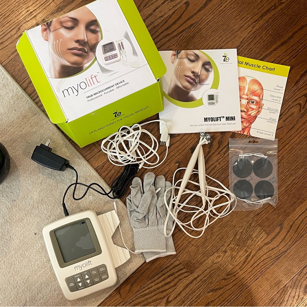 MyoLift Mini Microcurrent facial device (EXCELLENT CONDITION)